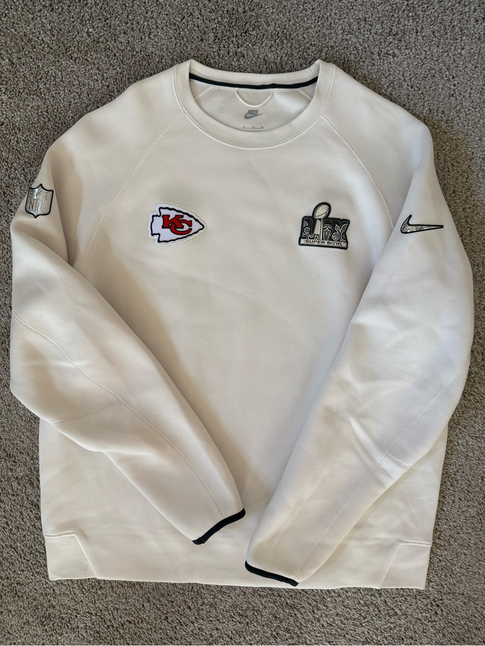 Nike Men’s Cream Crewneck with Kansas City Chiefs & Super Bowl Patches